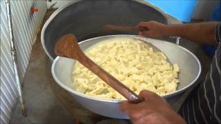 Как делают сыр сулугуни в Грузии, домашнее приготовление